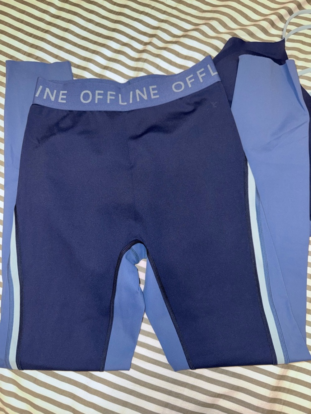 A&E Offline By Aerie Blue Strappy Sports Bra & Leggings Set - Picture 5 of 7